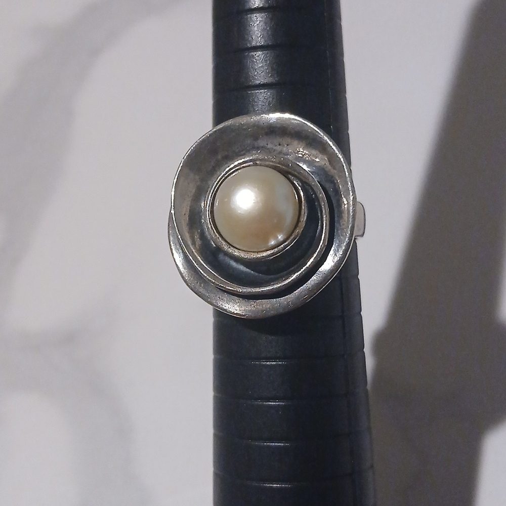 Silpada Retired Pearl Sterling Ring Size 8 Perfect!